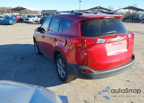 2015 Toyota Rav4 Xle z USA, uszkodzony, nr VIN JTMRFREVXFD111719
